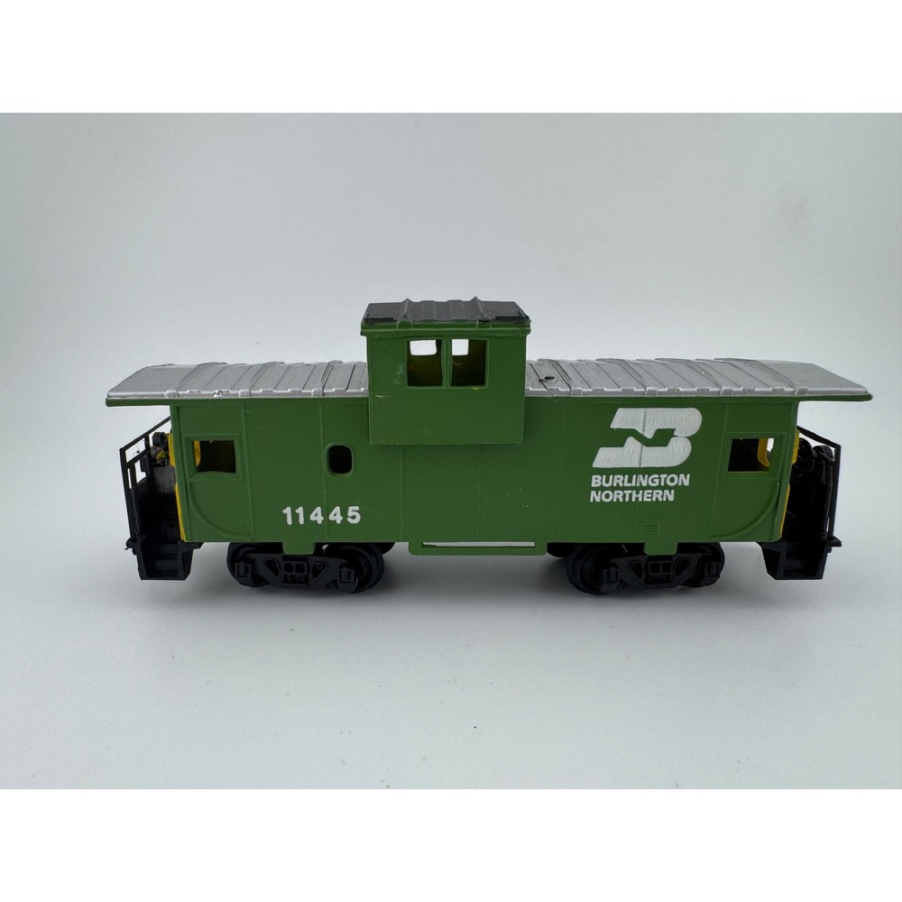 Bachmann Burlington Northern 11445 Caboose‎ Green HO Scale Model Train Car